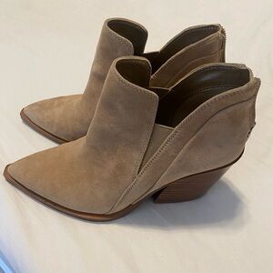 Vince Camuto Bootie